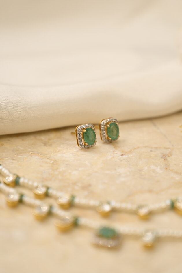2 Layer Emereld Polki & Pearl Small Necklace with Earrings - Image 2