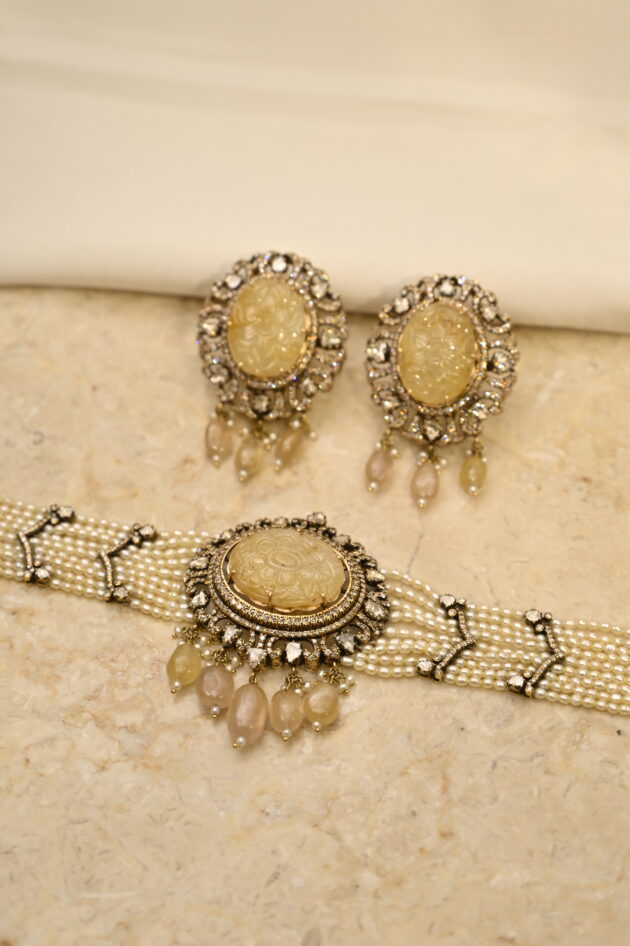 Carved Yellow Sapphire Polki & Diamond Chic Choker with Earrings