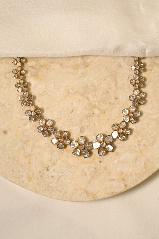 Plain Polki Flower Necklace - Image 3