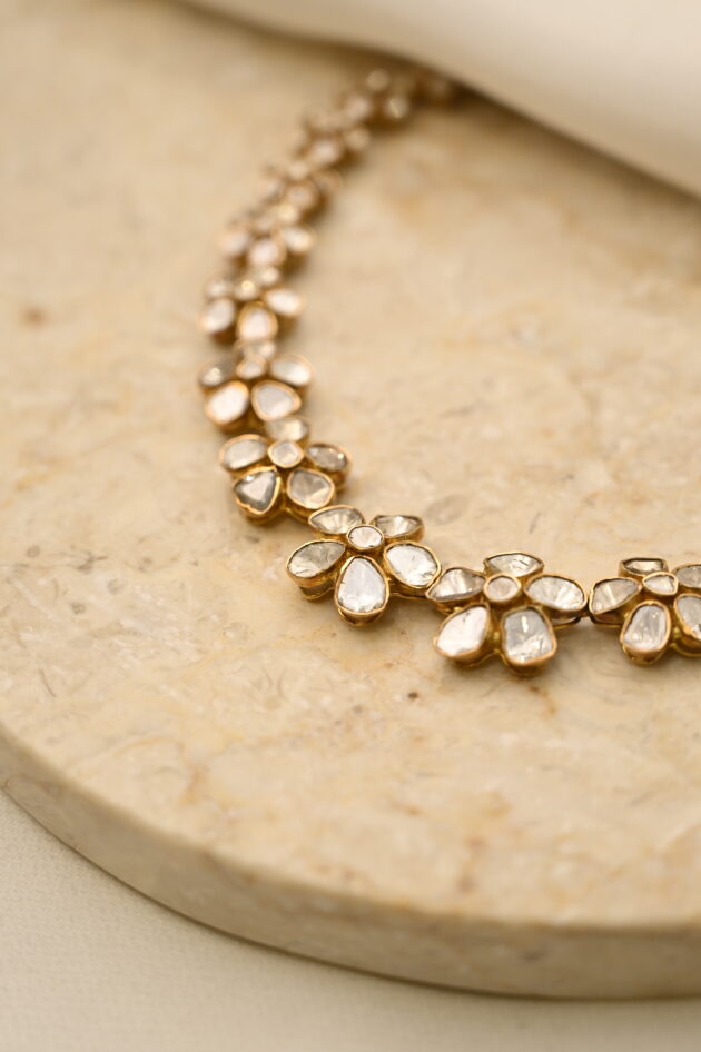 Plain Polki Flower Necklace - Image 2