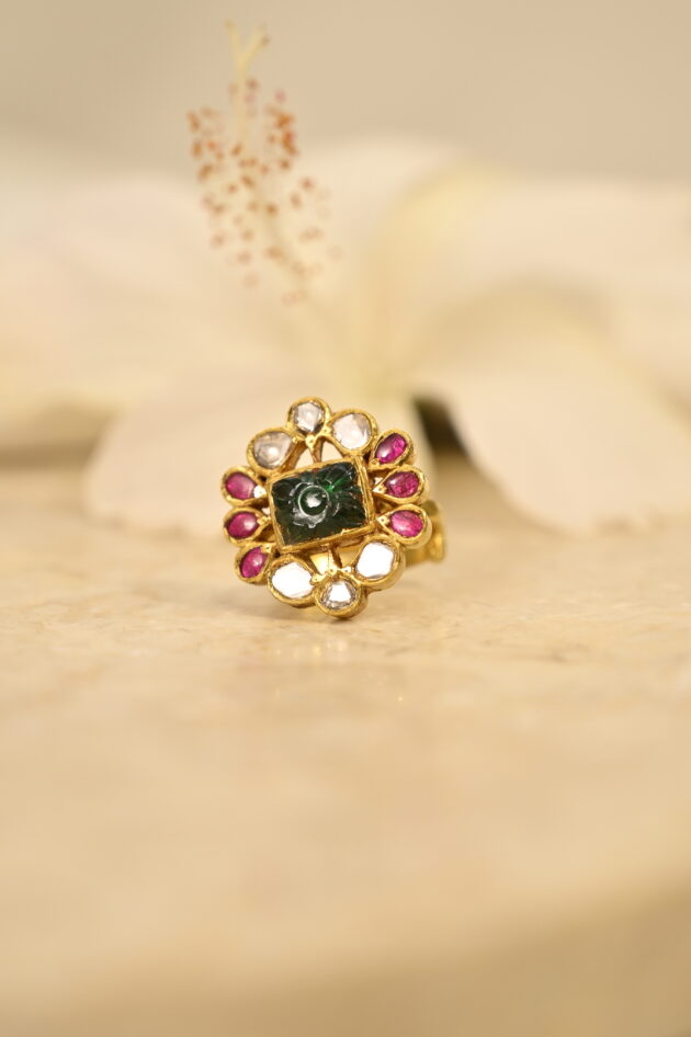 Carved Emerald & Ruby Jadau Ring - Image 3